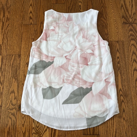 LE GALERISTE Kaplan Wearable Art V-neck Tank (in Small) - Picture 3 of 3